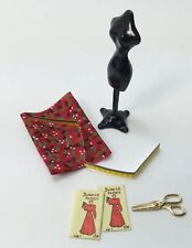 Miniatur Schneiderpuppe aus