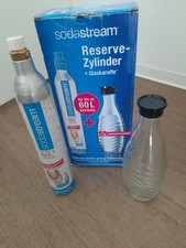Soda Stream Reservezylinder leer und Glaskaraffe