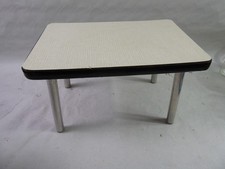 kleiner Hocker Blumenhocker