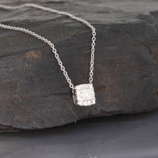 Wert 950 € Brillant Collier