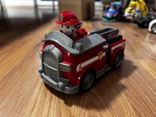Paw Patrol Marshall Figur mit Fahrzeug / Feuerwehrwagen