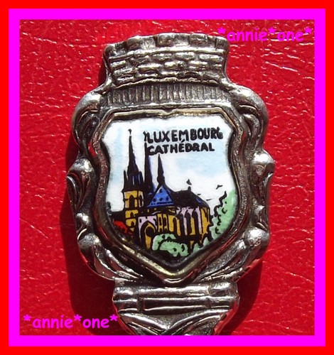 Emaille wappen - ꧁,