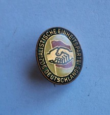 P205b Abzeichen Sozialistische