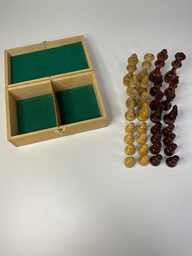 Schachfiguren aus holz schach - schachfiguren,
