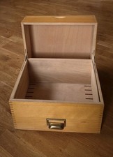 Großer Karteikasten DIN A4 quer aus Holz 25x25x33 cm Büro 50/60er Jahre Vintage