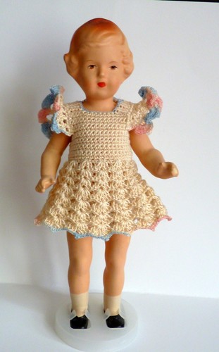 Schöne alte kleine massepuppe - kleine,