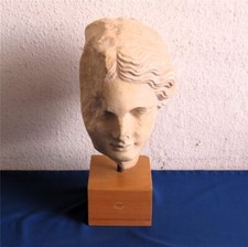 Staatsgeschenk Büste Skulptur Frau Kopf Göttin Gipsfigur Frauenkopf auf Sockel