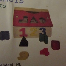  Holzhaus  Steckspiel für die Kleinen mit Zahlen und Formen
