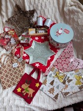 Weihnachtspaket mit 16 Teilen Deko Dosen Verpackung  Sterne Lichterkette   neu