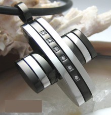 Herren Anhänger Kreuz Edelstahl silber schwarz Linie CNC Strass Lederhalsband