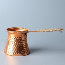 Türkische Kaffeekanne liefert