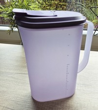 Tupperware  Junge Welle Goldquell Kanne Saftkanne flieder   1,9 Liter