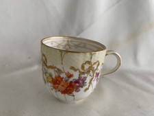 Schöne KPM Berlin Jugendstil Moccatasse mit vielen Blumen und Gold, Weichmalerei