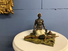 Farbige Bronzeskulptur Wiener Stil Araber mit Gewehr nach Franz Bergmann