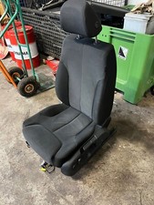 VW  PASSAT  3C    SITZ  LINKS