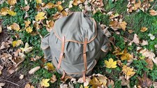 ? Vintage Canvas-Rucksack mit Lederriemen, Metallrahmen – robust & stilvoll