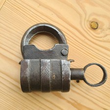 C5122 Sehr altes Schloss |