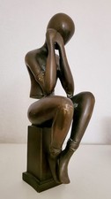 Bronze Skulptur signiert Rochus sitzende Frau