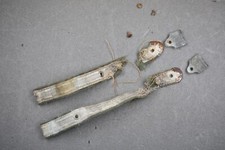 Gehänge vom Dolch, Hangers