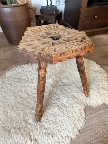 Brutalistischer holz tripod - holz,