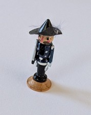 "Nussknacker Musketier blau"