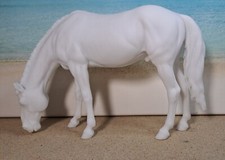Resin Modellpferd Weidepferd grasendes Pferd Warmblut
