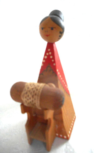 Klöppelfrau klöpplerin holz - klöpplerin,