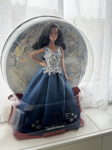 Barbie collector holiday 2016 - holiday,