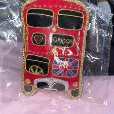 Tinker Tailor London roter Bus