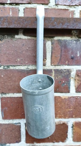Alter kleiner ddr meßbecher - kleiner,