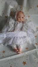 Puppe mit Taufkleid von 1980