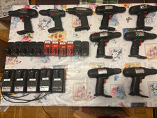 9 Akkubohrschrauber 12 Volt