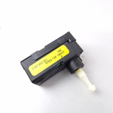 2579 Ford Fiesta 4 IV Stellmotor Scheinwerfer LWR 97BG13K198AA Bosch 0307853301