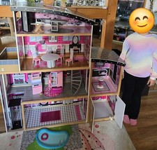 Großes Puppenhaus,Barbie, Puppenstühle,Puppentisch,Puppenküche,Puppenmöbel,Pool