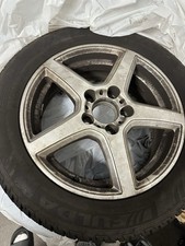 Satz Winterreifen mit