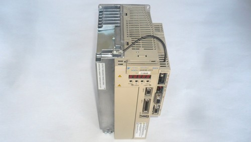 Sgdh 20de yaskawa - yaskawa, omron