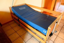 AKS Pflegebett Krankenhausbett Seniorenbett mit Matratze