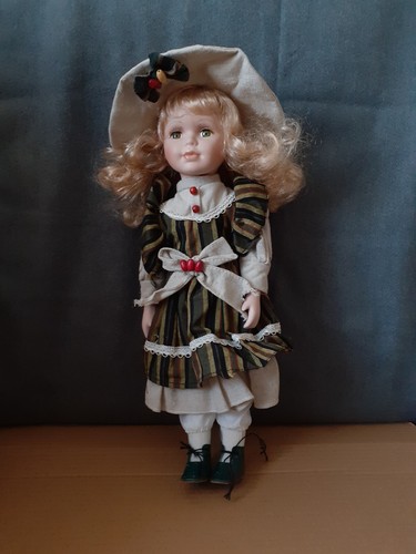 Süße porzellan puppe - süße,