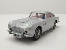 Aston Martin DB5 silber James