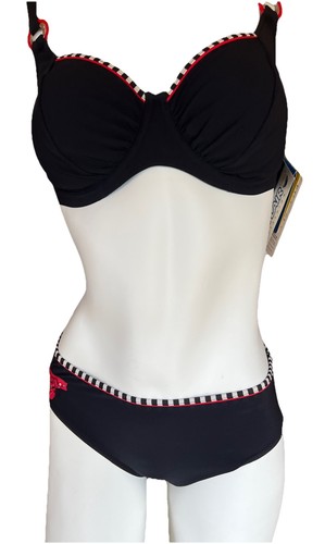 Bikini e sunflair - ,, e,