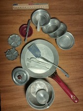 ALTES PUPPENGESCHIRR, 17 tlg, Blech Und Plastik