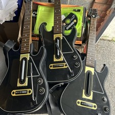 Guitar Hero Live Wireless Gitarre + Dongle für Xbox 360 und 3 Gitarren