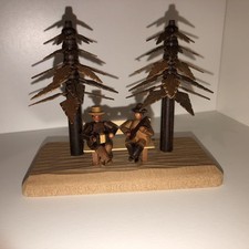 altes Erzgebirge Musiker auf der Bank sitzend, verschiedenen Hölzern Made In DDR