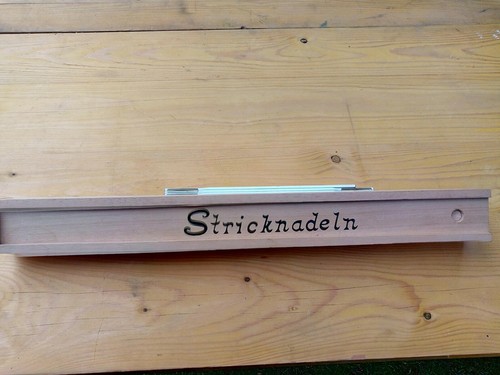 Echtholzbox mit stricknadel - echtholzbox,