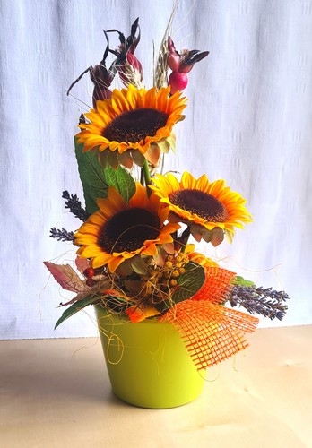Sonnenblumen-Gesteck
