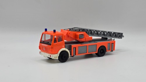 Drehleiter - +,