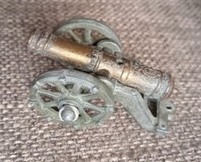 Ü-Ei Figuren Historische