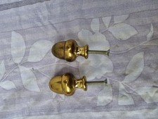 Alte große Messingknöpfe für Türen und Schubladen