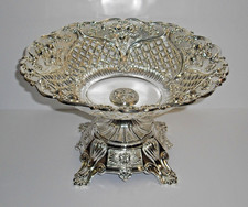 Prächtig verzierte Schale