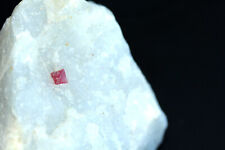 779ct roter Spinell in weissem
